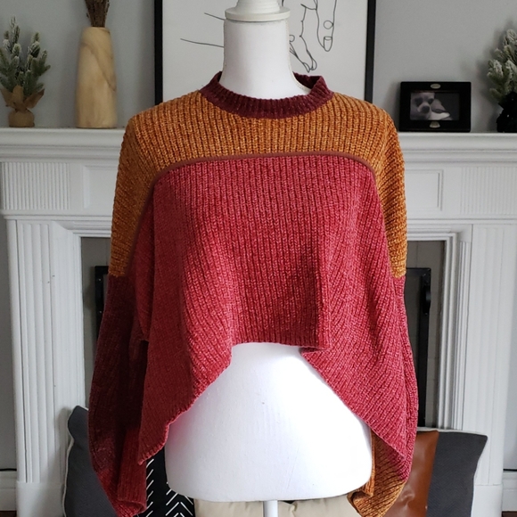 Urban Outfitters Cropped Sweater - Picture 1 of 5